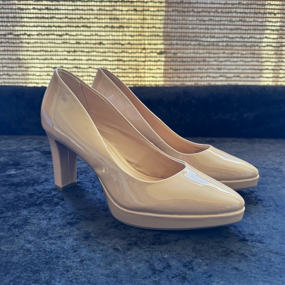 Anne Klein Cream Patent Heels - Picture 2 of 7